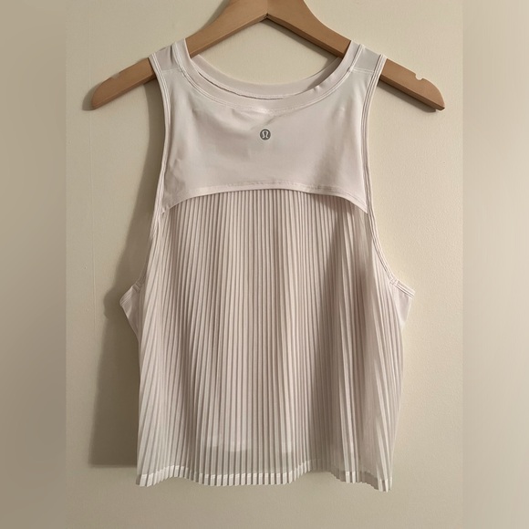 Lululemon Just Pleat It Tank Top Size 6 in White - Picture 6 of 7